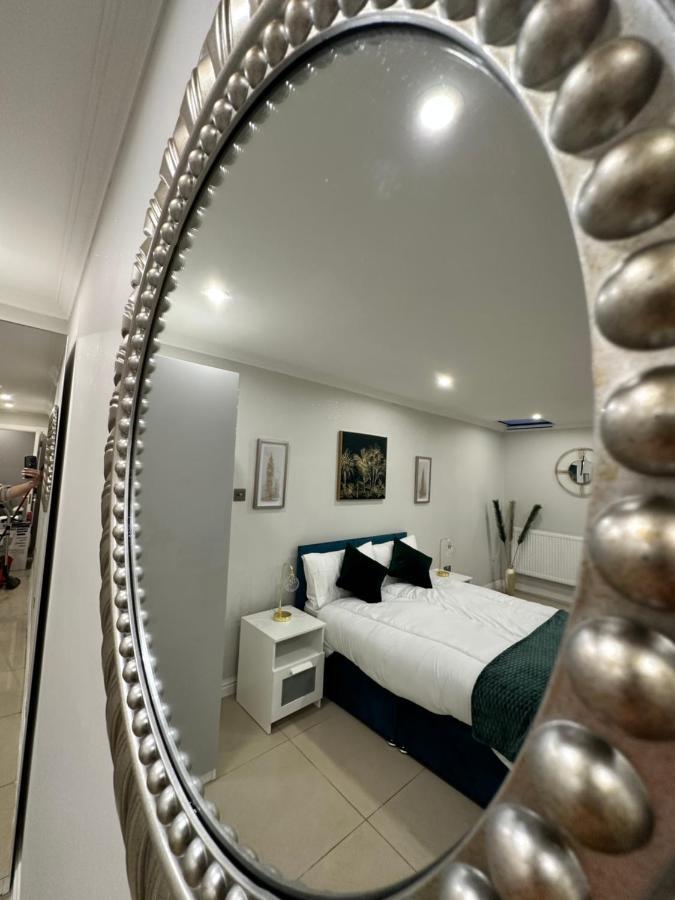 Luxury Studio Apartment Harrow on the Hill Buitenkant foto