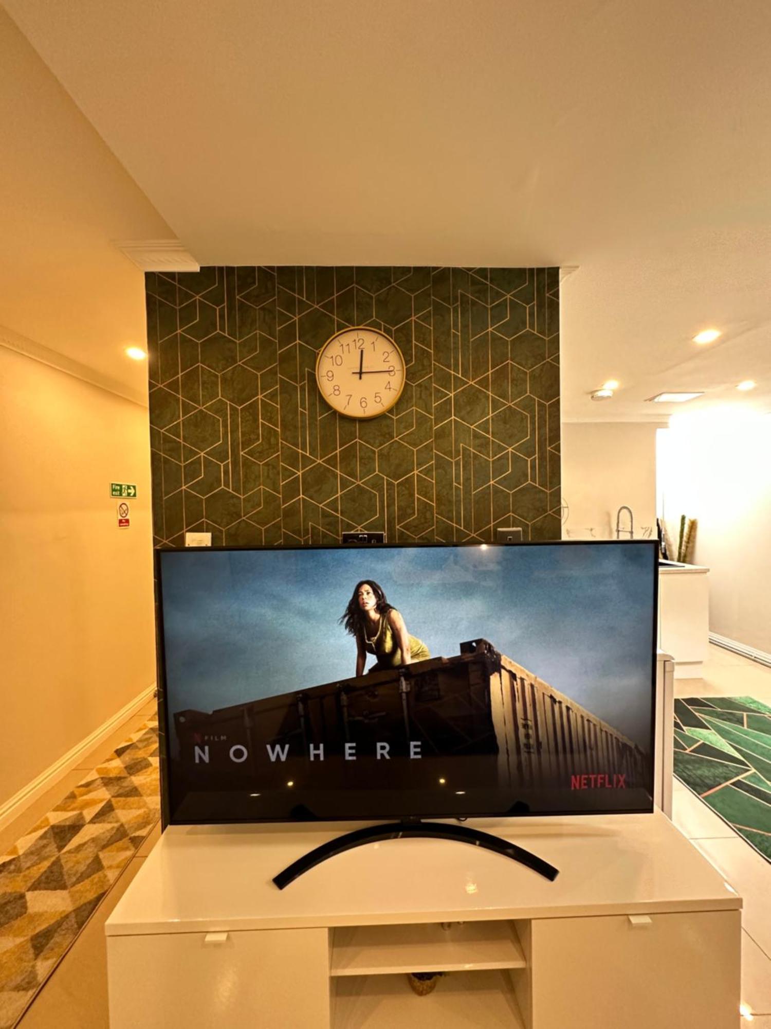 Luxury Studio Apartment Harrow on the Hill Buitenkant foto