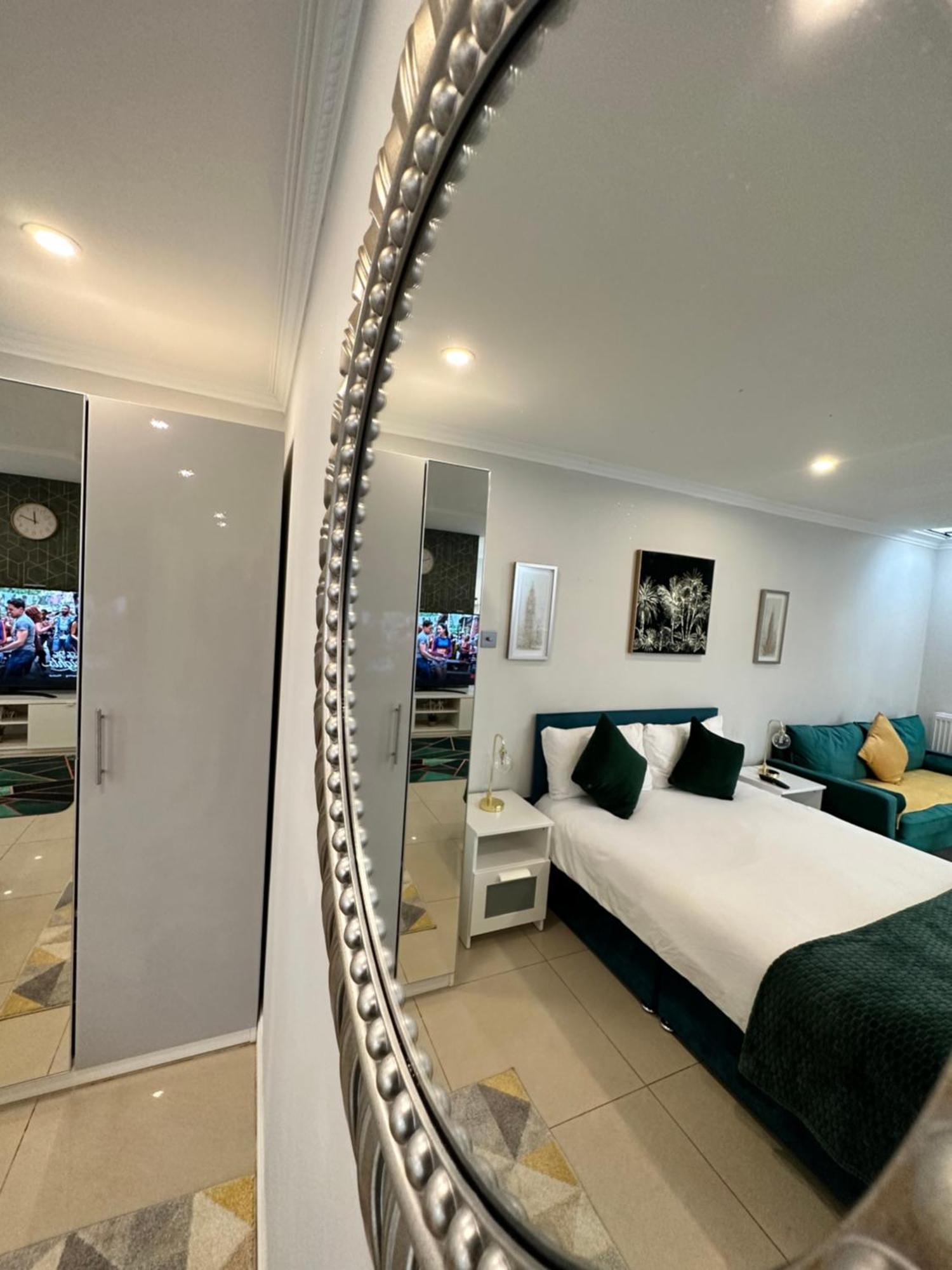 Luxury Studio Apartment Harrow on the Hill Buitenkant foto