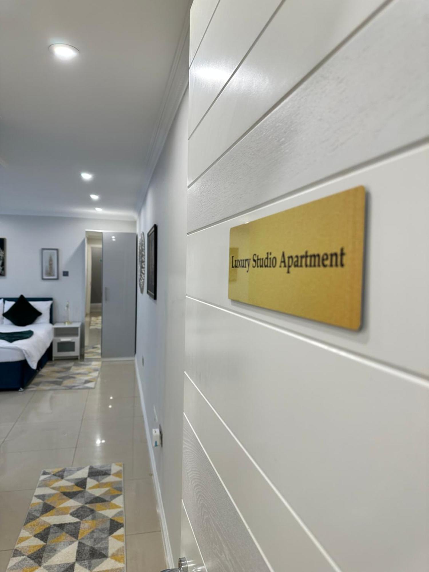 Luxury Studio Apartment Harrow on the Hill Buitenkant foto