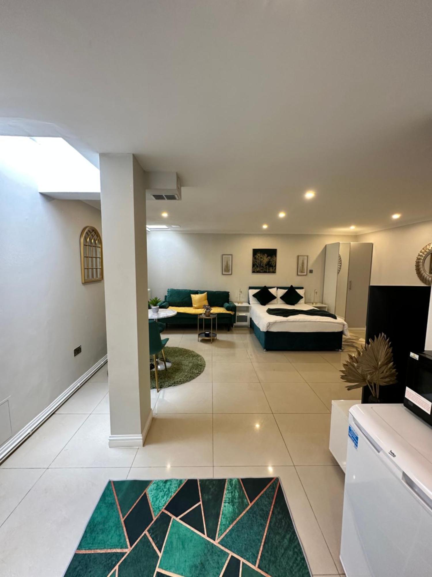Luxury Studio Apartment Harrow on the Hill Buitenkant foto