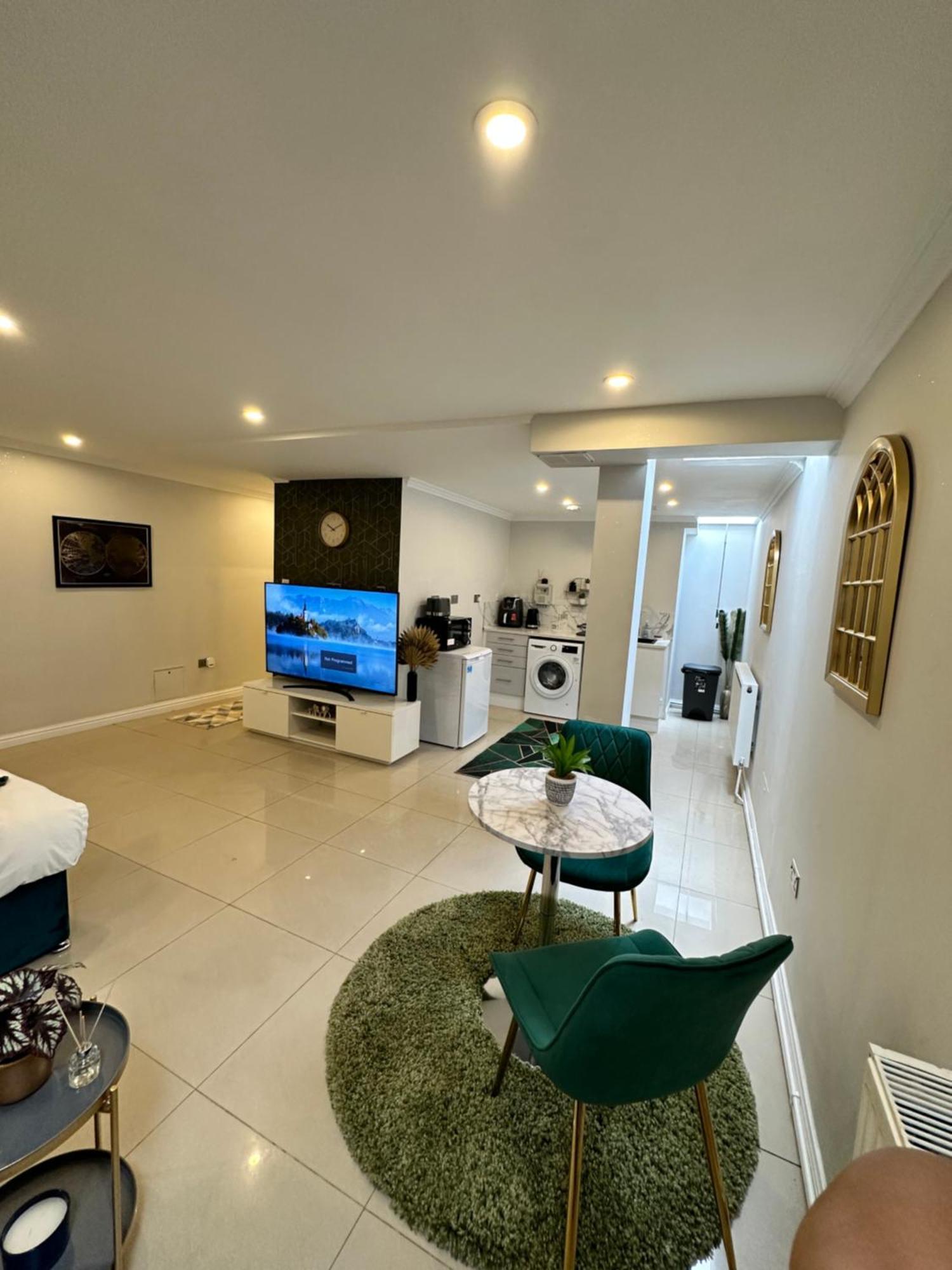 Luxury Studio Apartment Harrow on the Hill Buitenkant foto