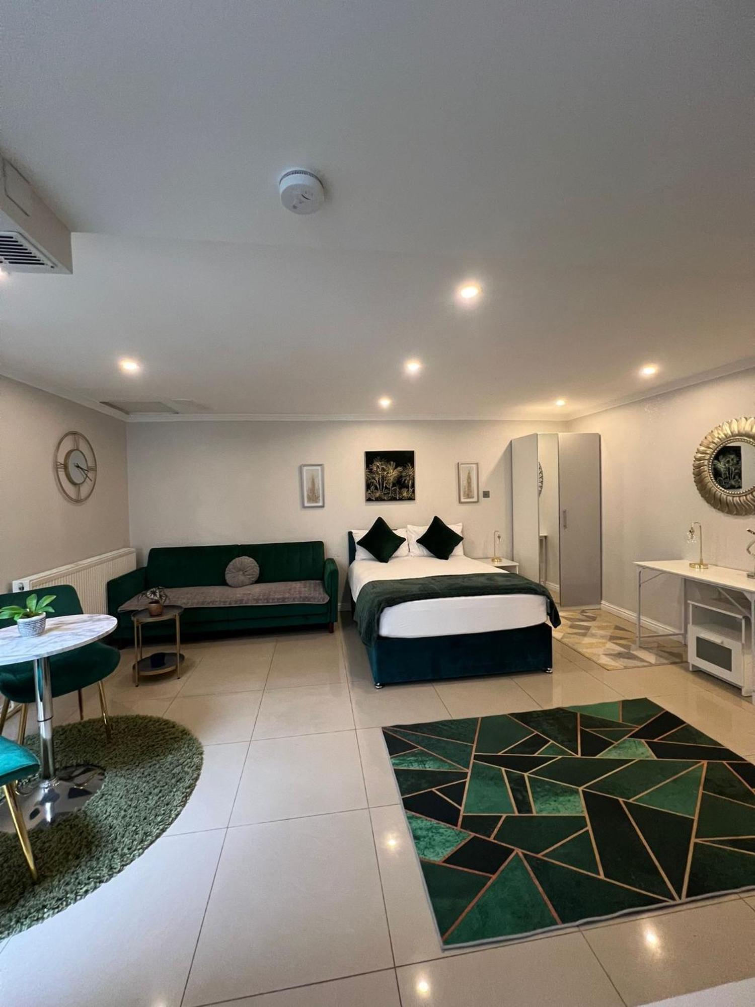 Luxury Studio Apartment Harrow on the Hill Buitenkant foto